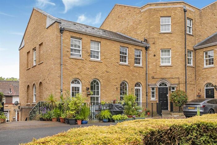 2 Bedroom House For Sale In Rotherhithe Street, Rotherhithe, SE16