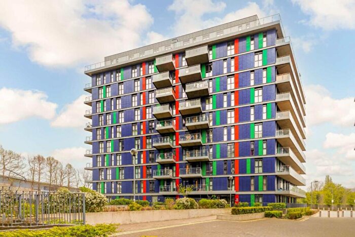 3 Bedroom Flat For Sale In Hatton Road, Ealing, HA0