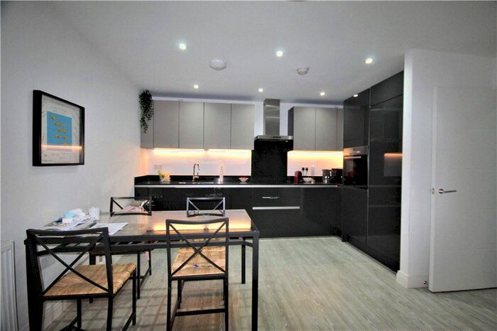 2 Bedroom Flat To Rent In Queenswood Crescent, Englefield Green, Egham, Surrey, TW20