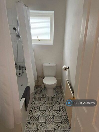 1 Bedroom Flat To Rent In Vanbrugh Park, London, SE3