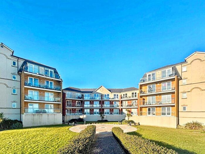 2 Bedroom Flat For Sale In San Diego Way, Eastbourne, BN23