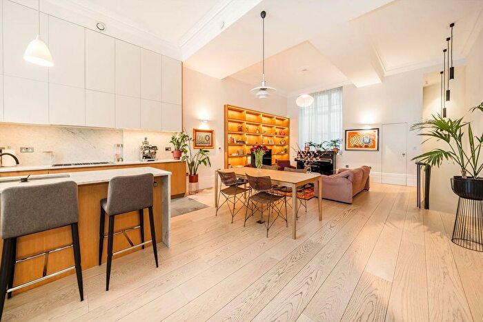 3 Bedroom Flat For Sale In Warwick Square, Pimlico, SW1V