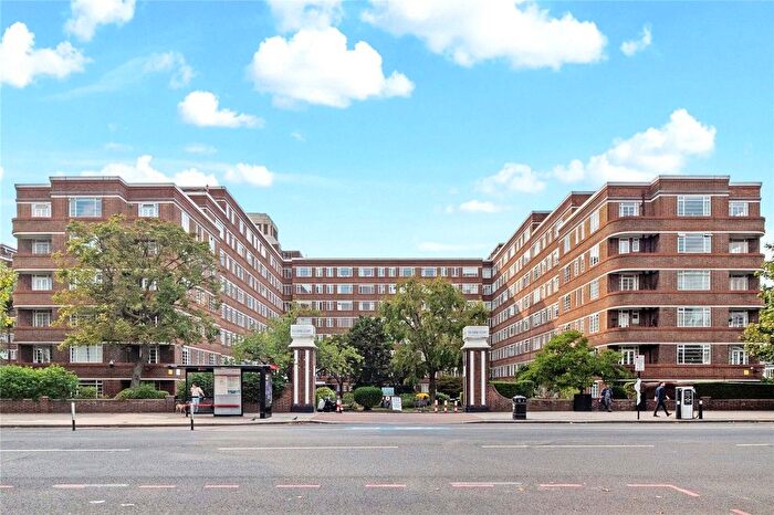 Studio To Rent In Balham High Road, London, SW17