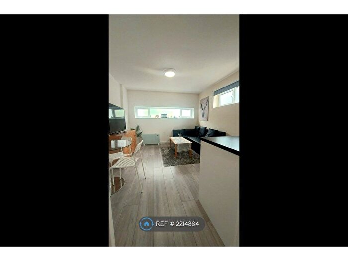 1 Bedroom Flat To Rent In Edgware, Edgware, HA8