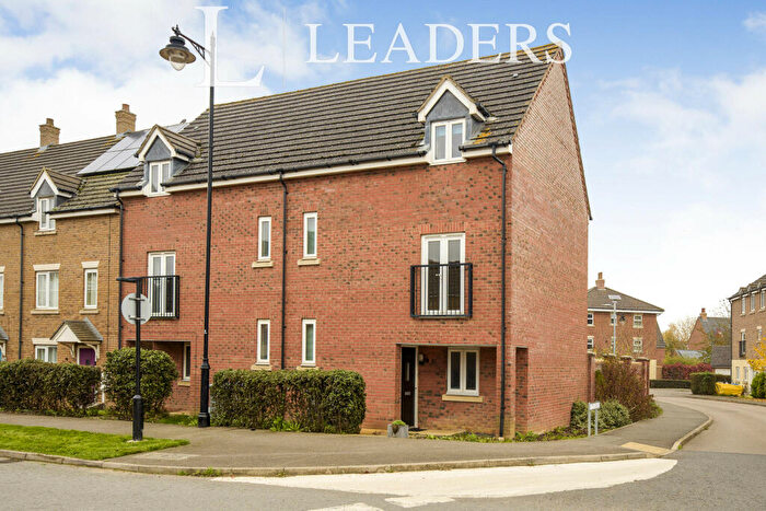 2 Bedroom Town House To Rent In The Gables, Bourne, PE10