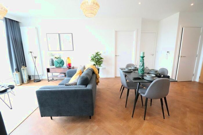 2 Bedroom Flat To Rent In Broadside, Manchester, M4