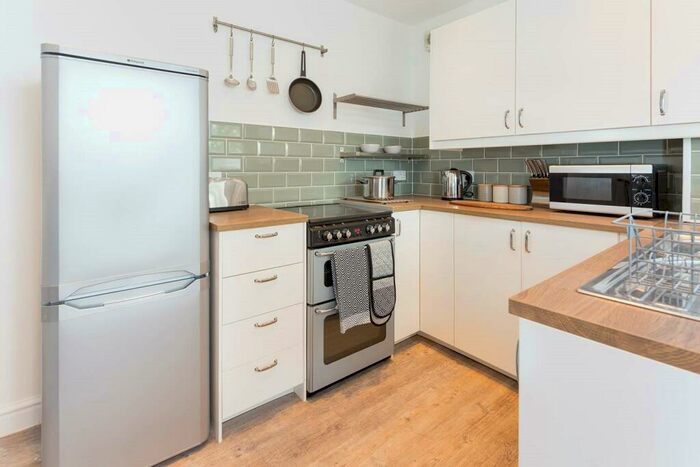 4 Bedroom House To Rent In Cameron Street, L7
