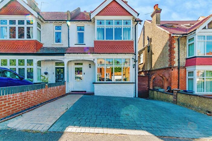 4 Bedroom Semi Detached House For Sale In Mayfield Road, South Croydon, CR2