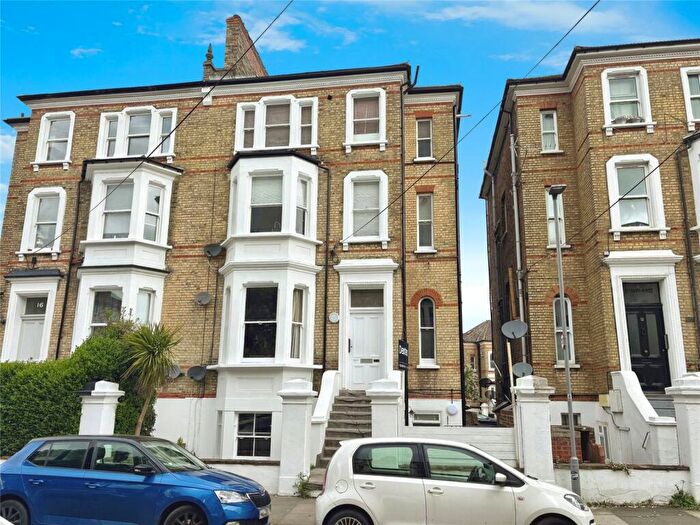 1 Bedroom Flat For Sale In St. Philip's Road, Surbiton, KT6