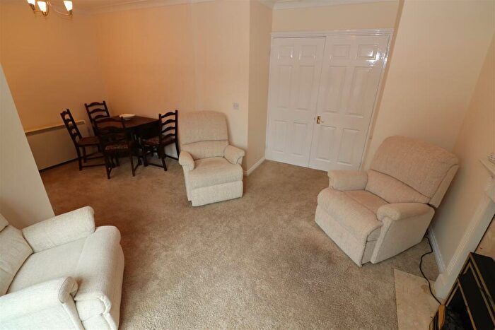 2 Bedroom Retirement Property For Sale In The Cloisters, Rectory Road, Rushden, NN10