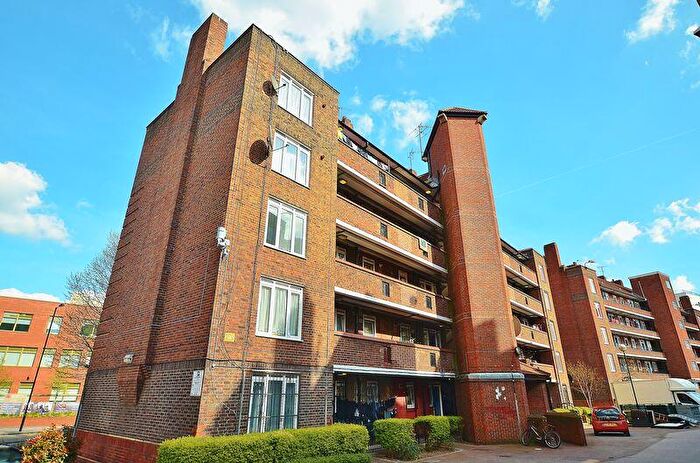 3 Bedroom Flat To Rent In Morning Lane, Homerton, E9