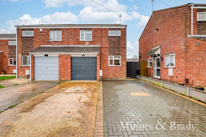 3 Bedroom Semi-Detached House To Rent In Cowslip Crescent, Lowestoft, NR33