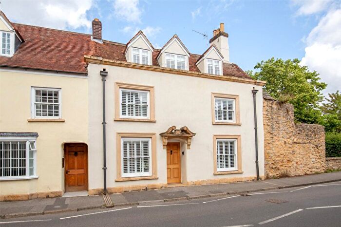 4 Bedroom End Of Terrace House For Sale In Newland, Sherborne, DT9