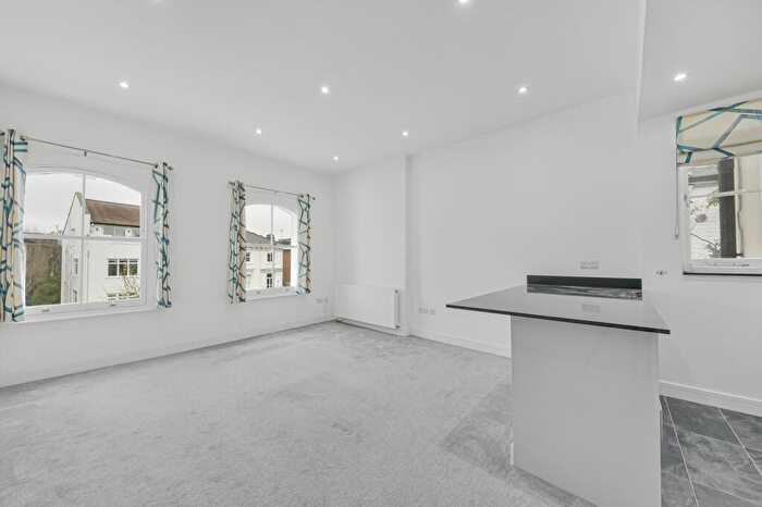 3 Bedroom Flat To Rent In Buckland Crescent, South Hampstead, NW3