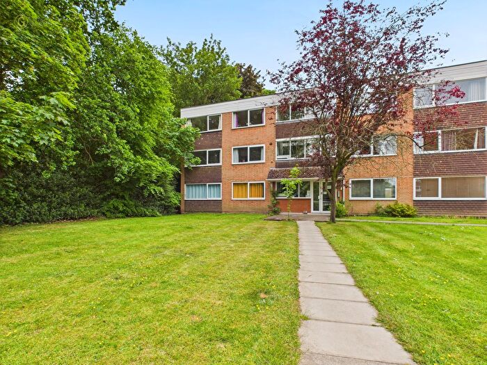 2 Bedroom Flat For Sale In Lichfield Road, Four Oaks, Sutton Coldfield, B74