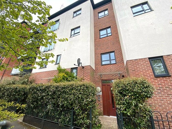 1 Bedroom Apartment To Rent In Great Clowes Street, Salford, Manchester, M7