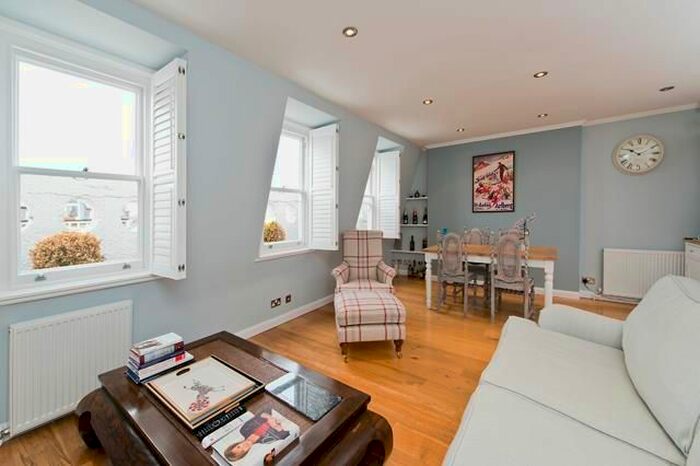 2 Bedroom Flat To Rent In Sinclair Road, Brook Green, London, Uk, W14