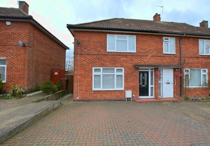 2 Bedroom Property To Rent In Courtenay Avenue, Harrow, HA3