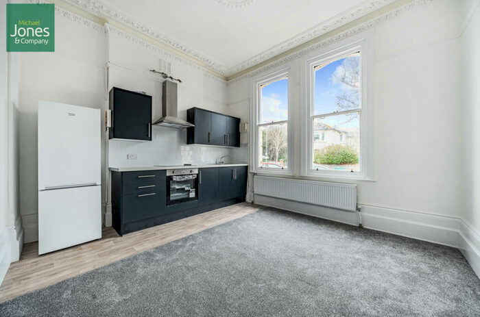 Flat To Rent In Greena Court, Shelley Road, Worthing, West Sussex, BN11