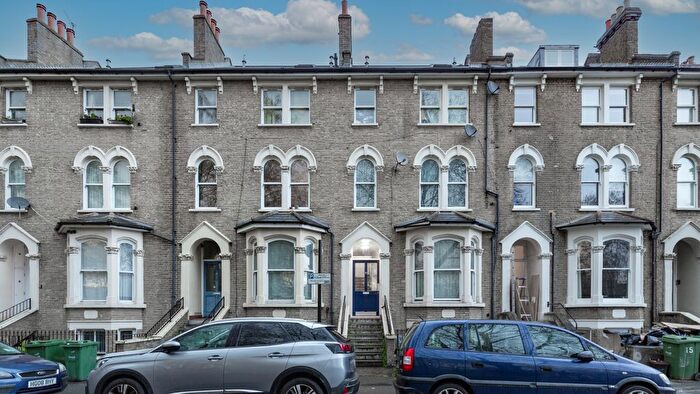 1 Bedroom Flat For Sale In Villa Road, London, SW9