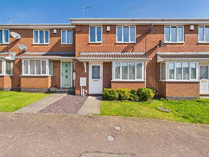 3 Bedroom Terraced House For Sale In Stratfield Way, Kettering, NN15