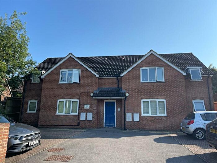 2 Bedroom Apartment To Rent In Lower Way, Thatcham, RG19