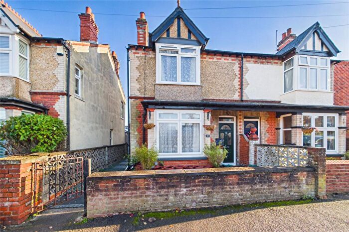 3 Bedroom Semi-Detached House For Sale In Blundells Road, Tilehurst, Reading, Berkshire, RG30
