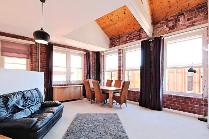 2 Bedroom Flat To Rent In Harewood Street, Leeds, West Yorkshire, LS2