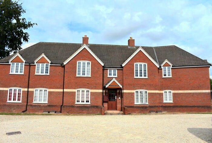 2 Bedroom Flat To Rent In Ashford Grove, Yeovil Marsh, Yeovil, BA21