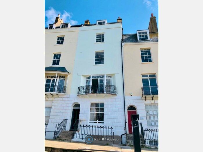 2 Bedroom Maisonette To Rent In Wellington Square, Hastings, TN34