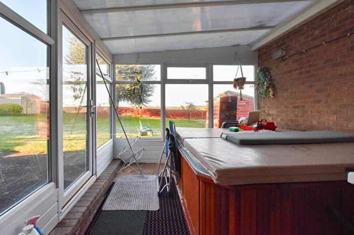 4 Bedroom Detached House For Sale In Thackers Close, Wansford, PE8