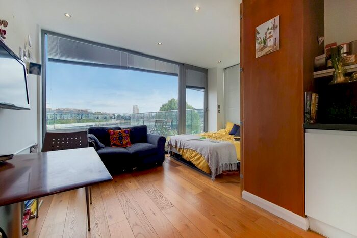 Studio To Rent In Tower Bridge Road, London, SE1