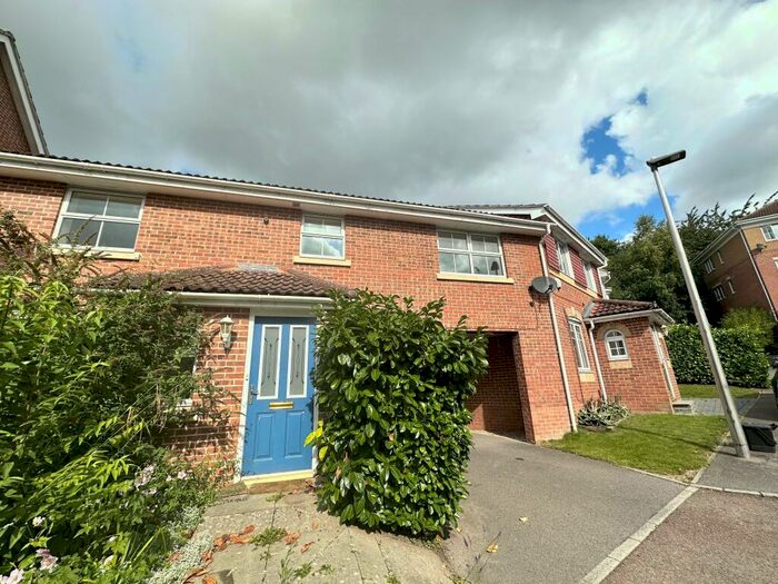 1 Bedroom Maisonette To Rent In Hollerith Rise, RG12