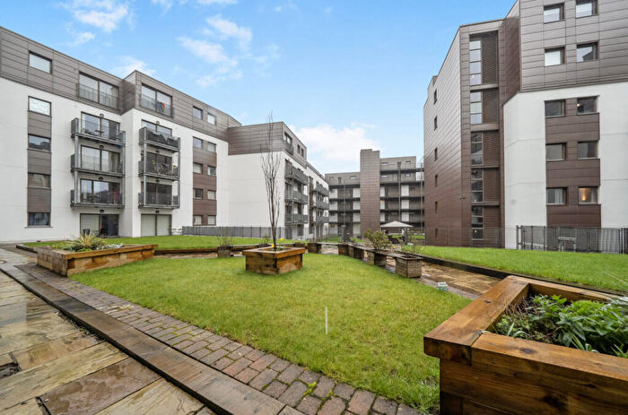 2 Bedroom Apartment For Sale In Isaac Way, Manchester, Greater Manchester, M4