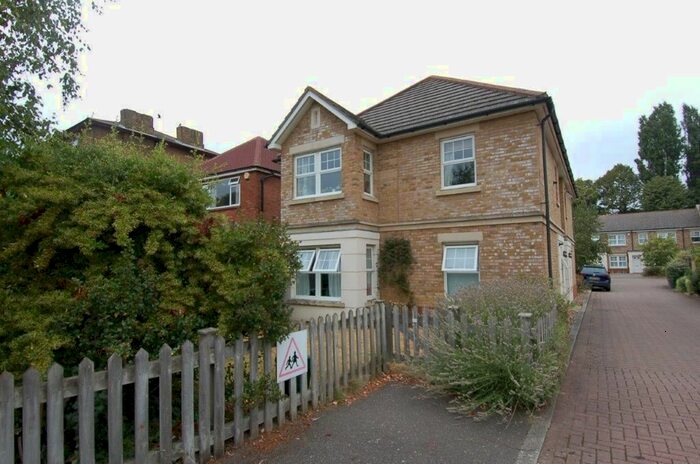 1 Bedroom Flat To Rent In Sandringham Mews, Hampton, TW12