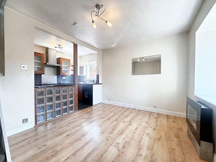 1 Bedroom Terraced House To Rent In Pippins Close, West Drayton, UB7