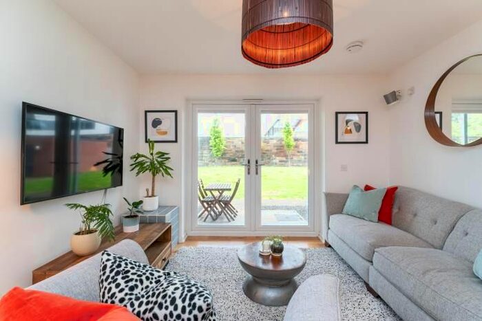 2 Bedroom Flat To Rent In Mcleod Street, Edinburgh, EH11