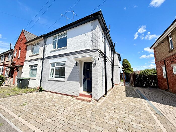3 Bedroom Semi-Detached House To Rent In Newman Street, Higham Ferrers, Rushden, NN10