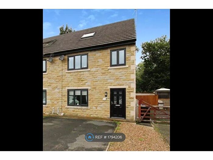 3 Bedroom Semi-Detached House To Rent In Fox Park Lane, Rochdale, OL16