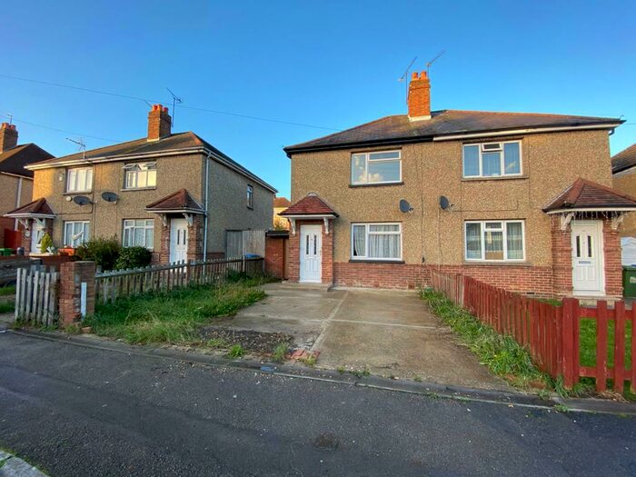 3 Bedroom House To Rent In Laburnum Road, SO16