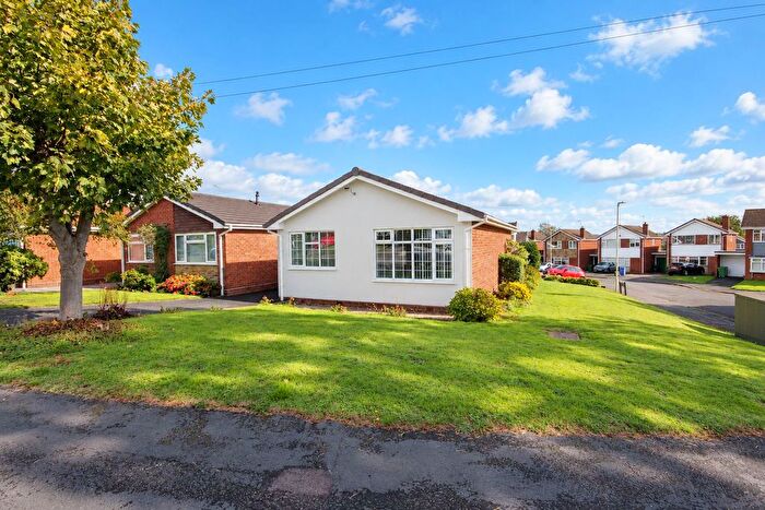2 Bedroom Bungalow For Sale In Herondale Crescent, Wollaston, Stourbridge, West Midlands, DY8