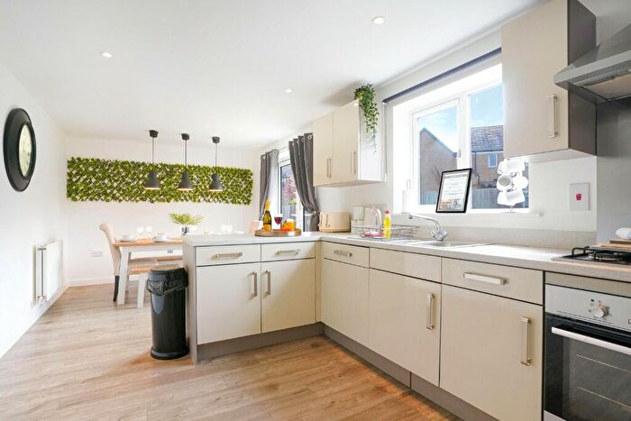 5 Bedroom House To Rent In Garner Close, Northampton, Northamptonshire, NN5