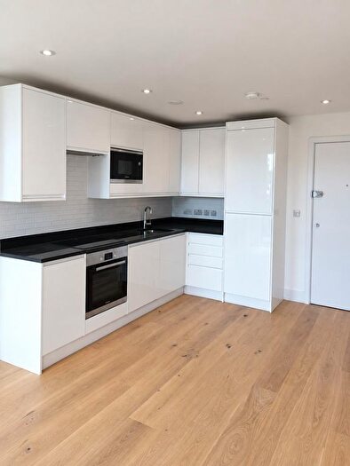 1 Bedroom Flat To Rent In South End, Croydon, CR0