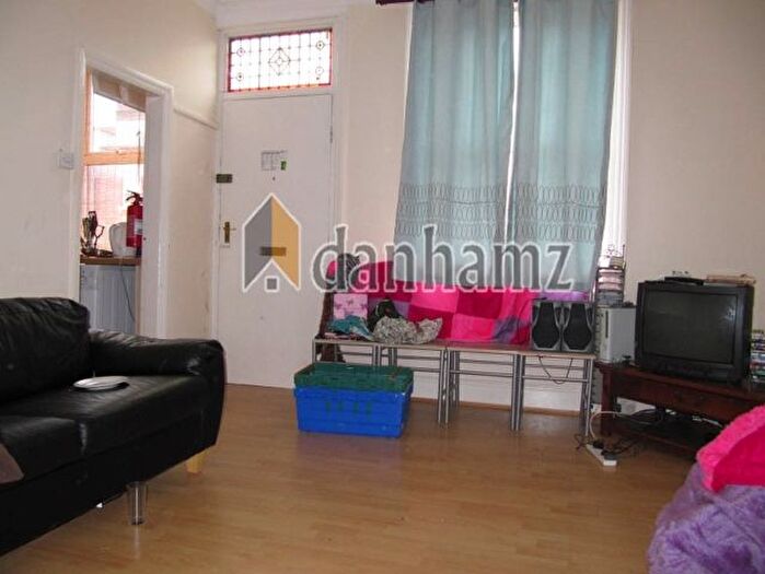 4 Bedroom Property To Rent In Royal Park Avenue, Hyde Park, Leeds, LS6