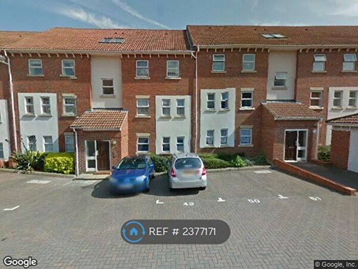 2 Bedroom Flat To Rent In Mary Court, Chatham, ME4