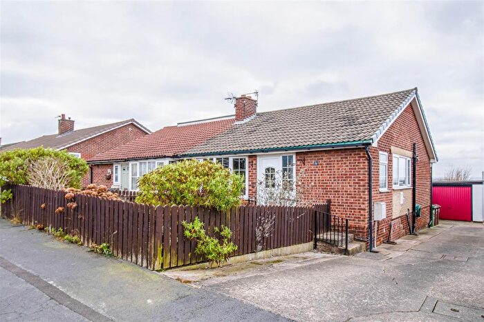 2 Bedroom Semi-Detached Bungalow For Sale In Oakland Drive, Netherton, Wakefield, WF4