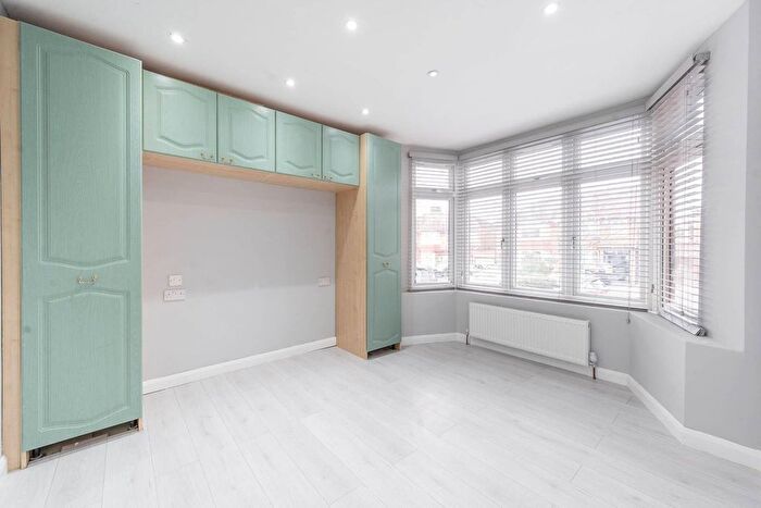 5 Bedroom Semi-detached House To Rent In Bromefield, Stanmore, HA7