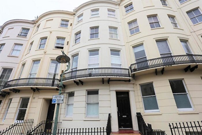 Studio To Rent In Brunswick Place, Hove, BN3