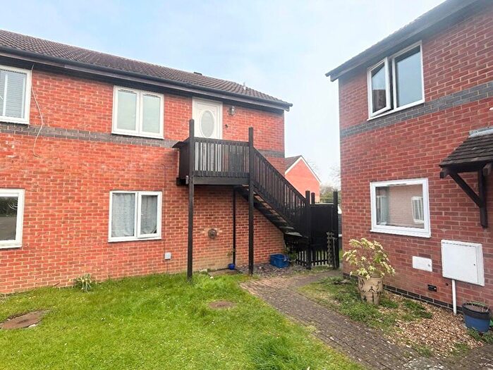1 Bedroom Maisonette To Rent In Hainault Avenue, Giffard Park, Milton Keynes, MK14