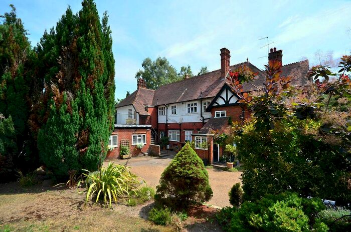 3 Bedroom Maisonette To Rent In Sandy Lane, Woking, GU22